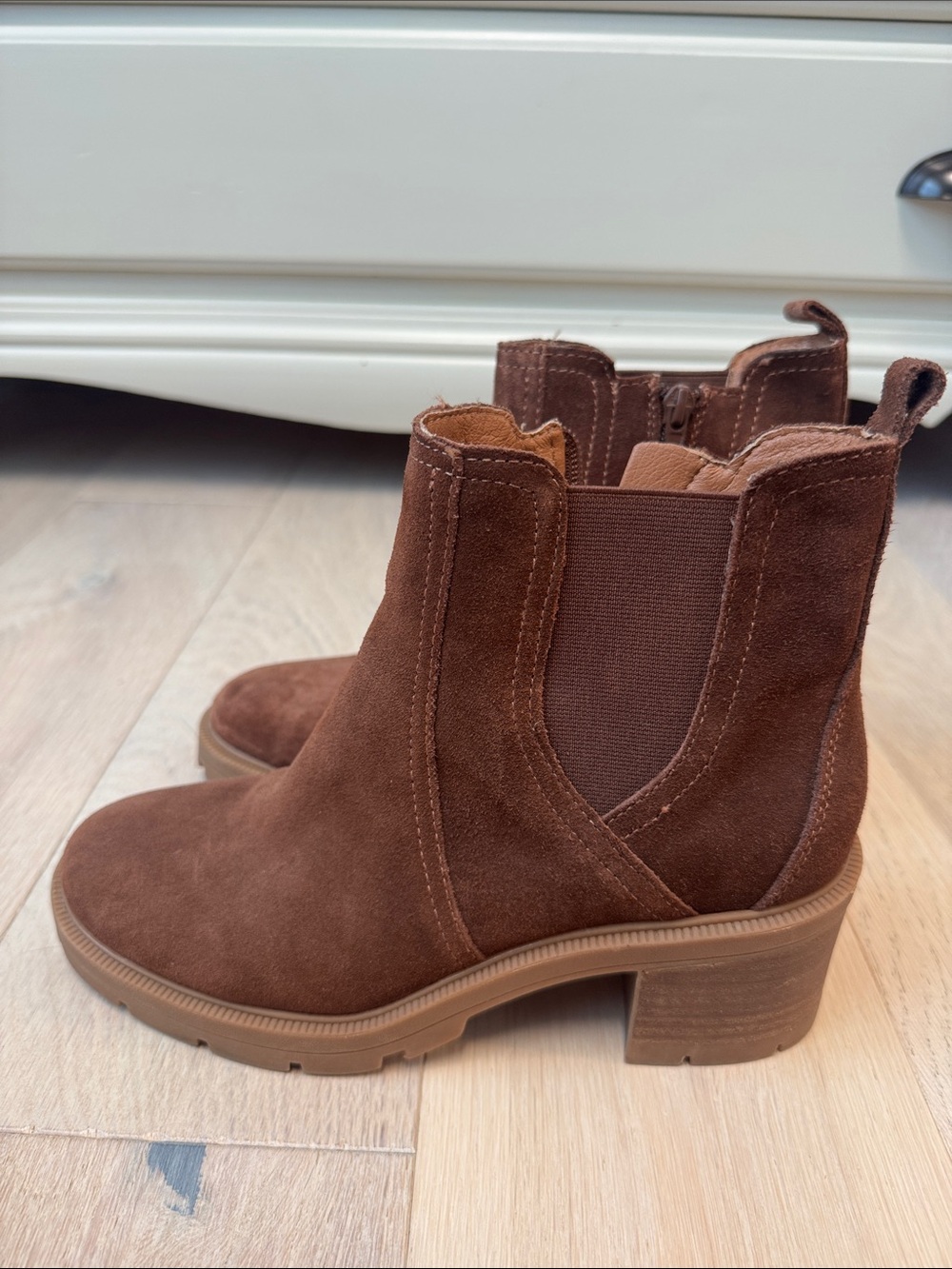 Lucky Brand Boots Womens Size 7.5 Suede Leather Block Heel Zip Ankle Booties